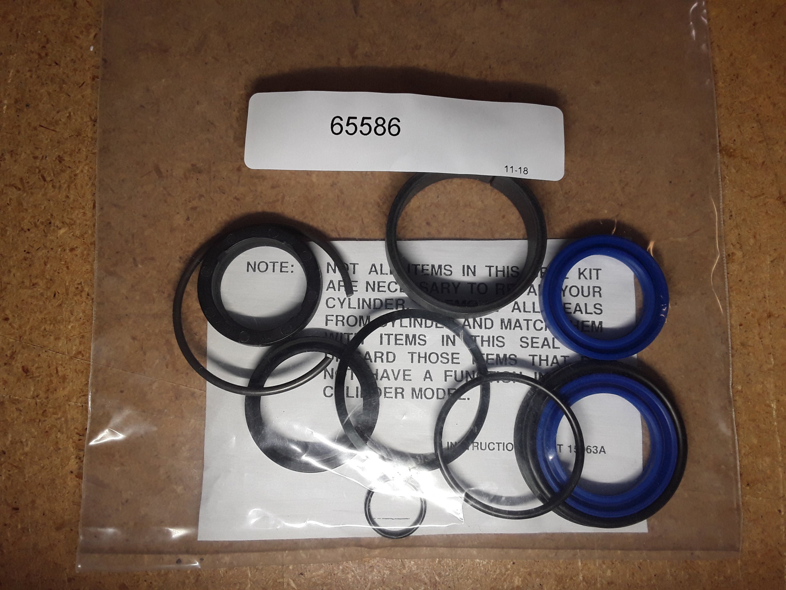 C31786 WOODS BH750 STABILIZER CYLINDER & BUCKET CYLINDER SEAL KIT 65586