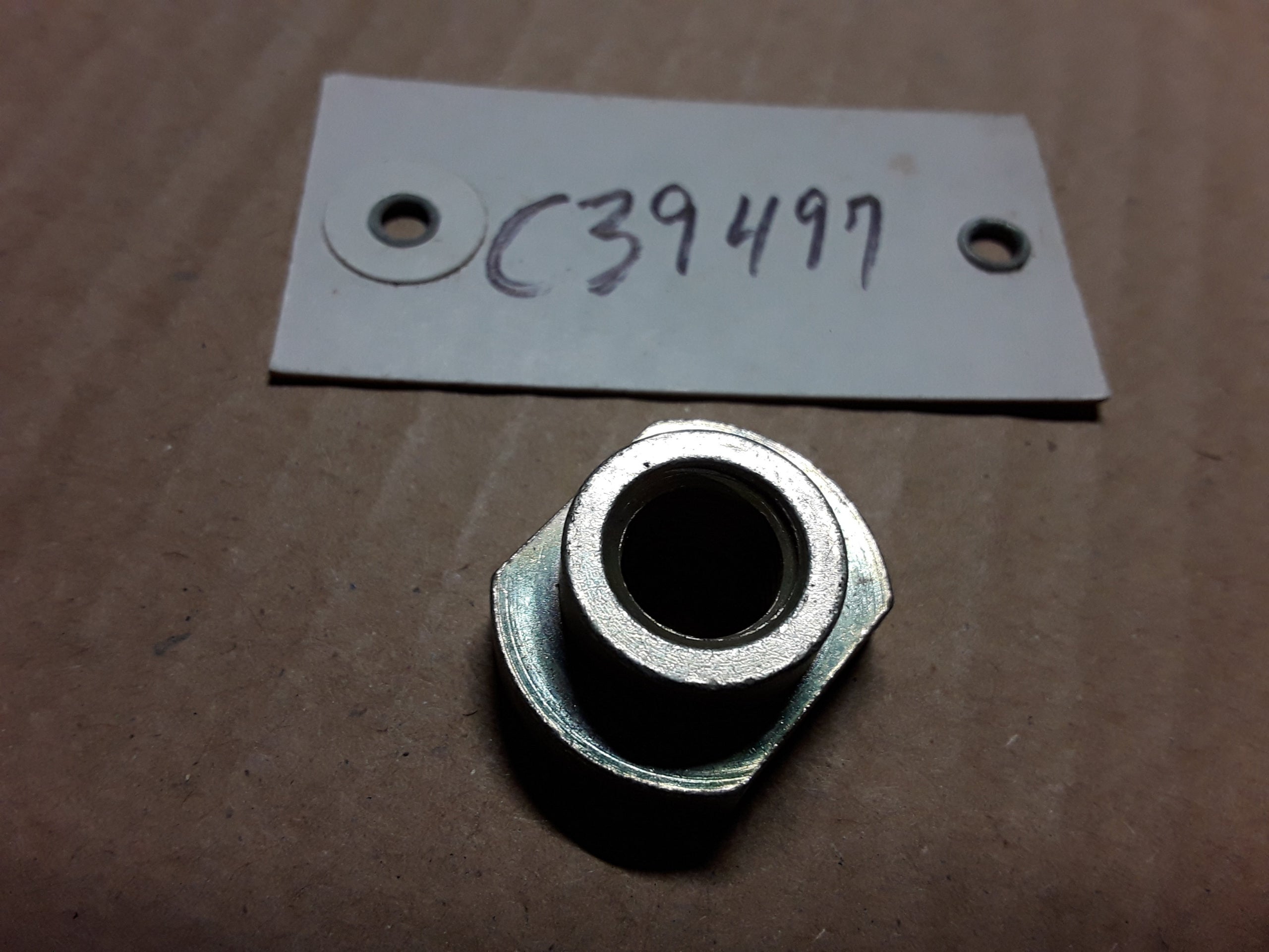 C39497 NUT AXLE