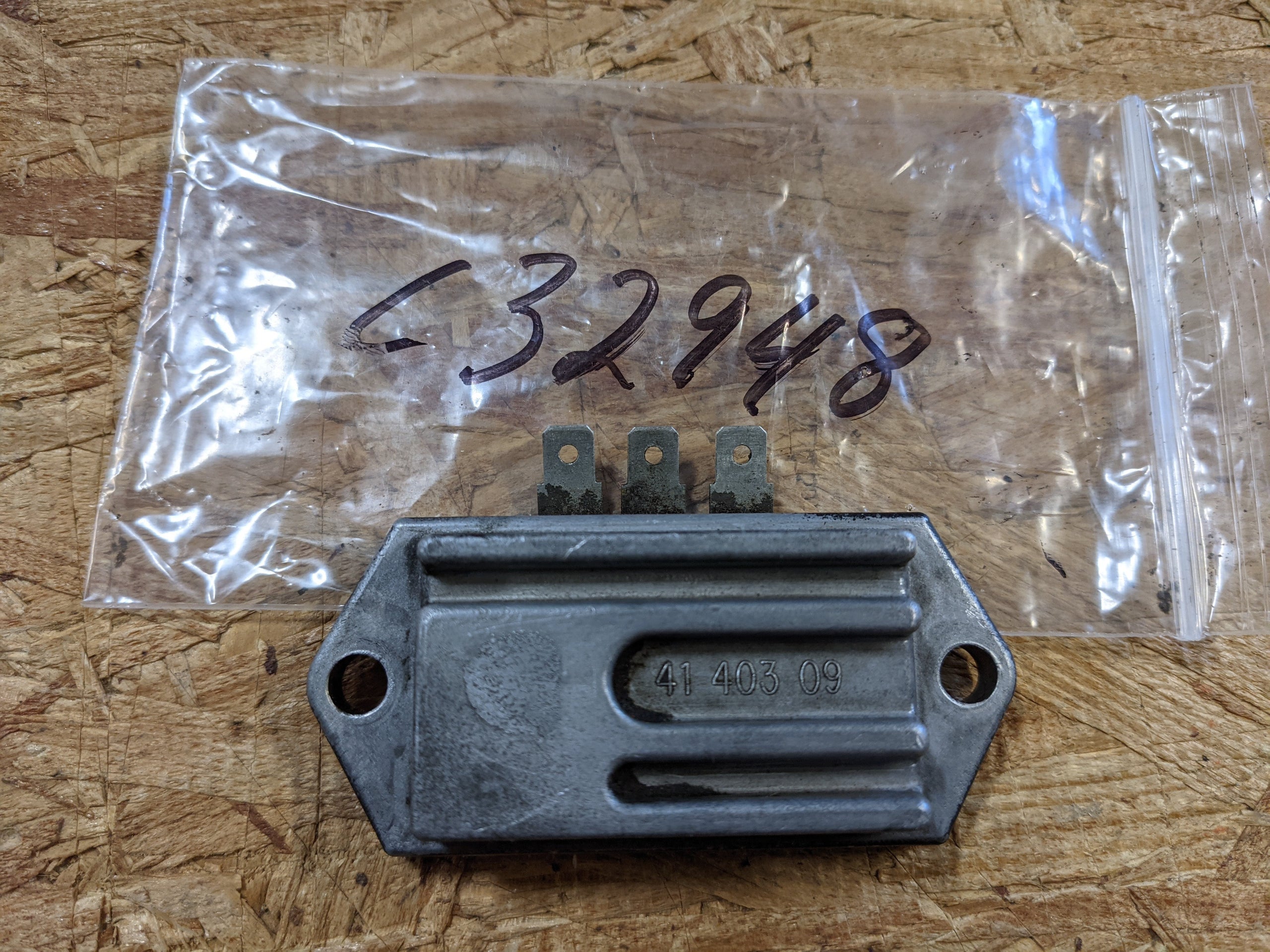C32948 USED REGULATOR/RECTIFIER 2575503 4140309