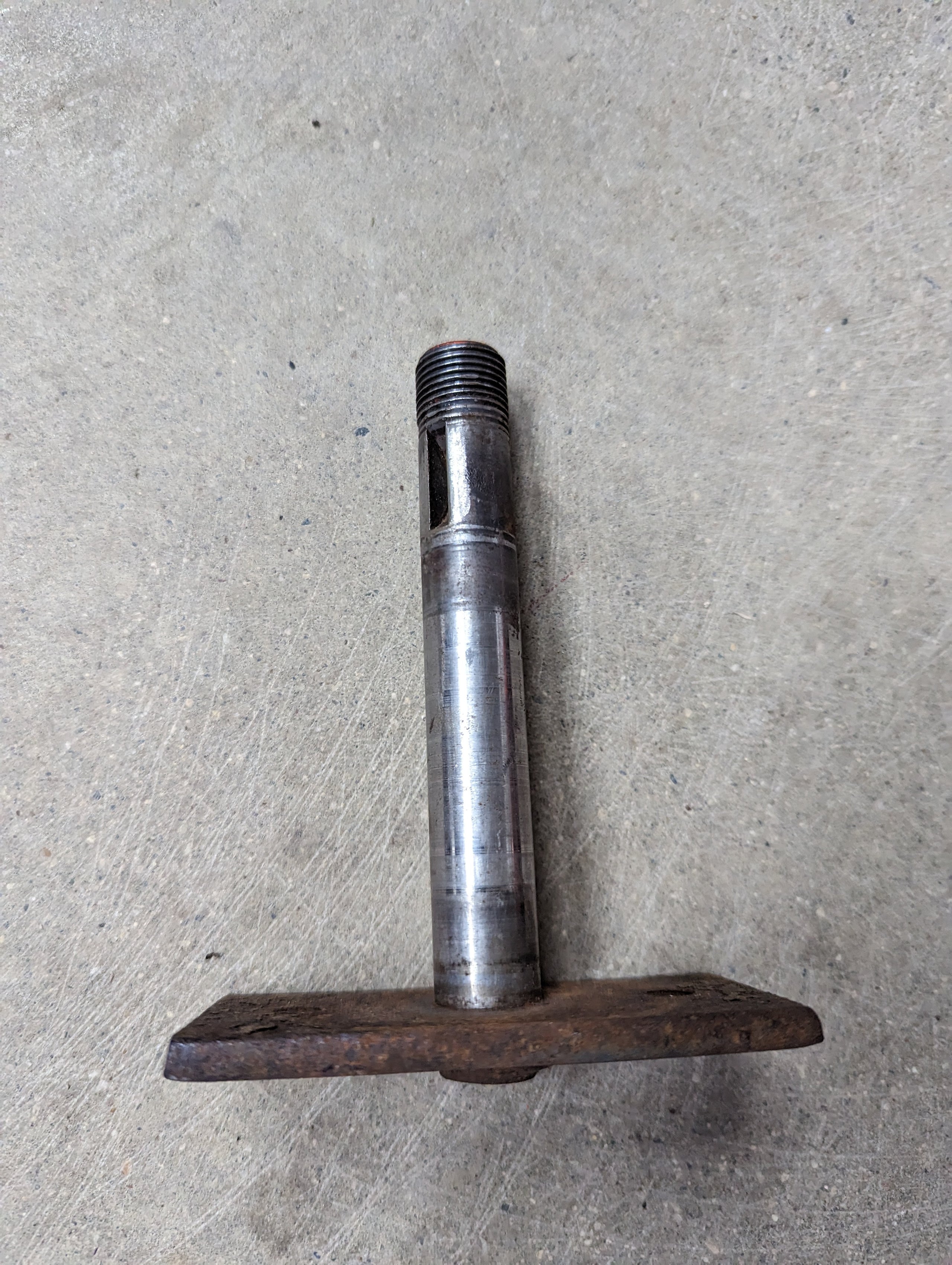 C15763 USED MOWER SPINDLE-OUTBOARD