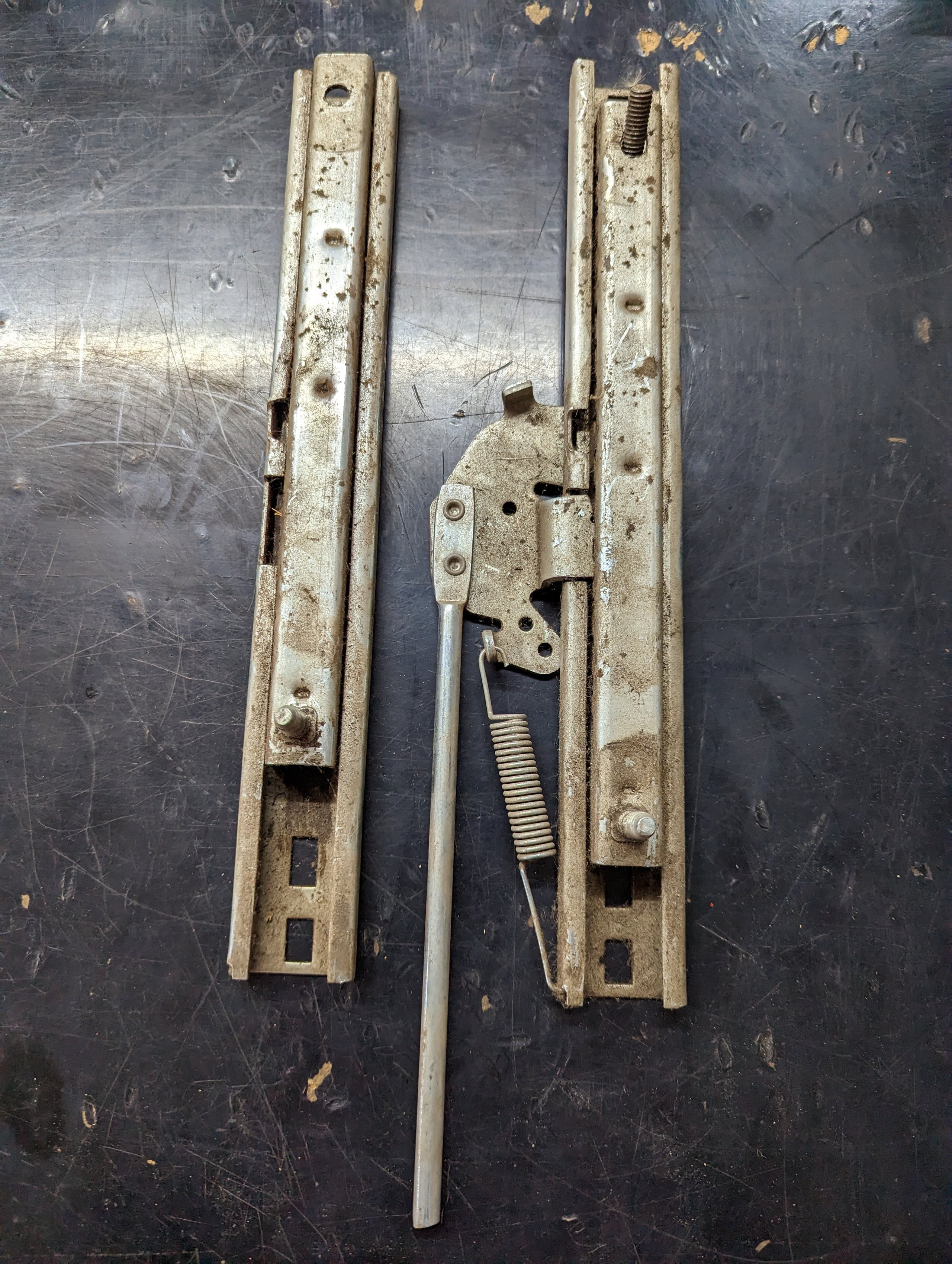 C37848 ( replaces G9005813 ) USED SEAT RAIL KIT (set)