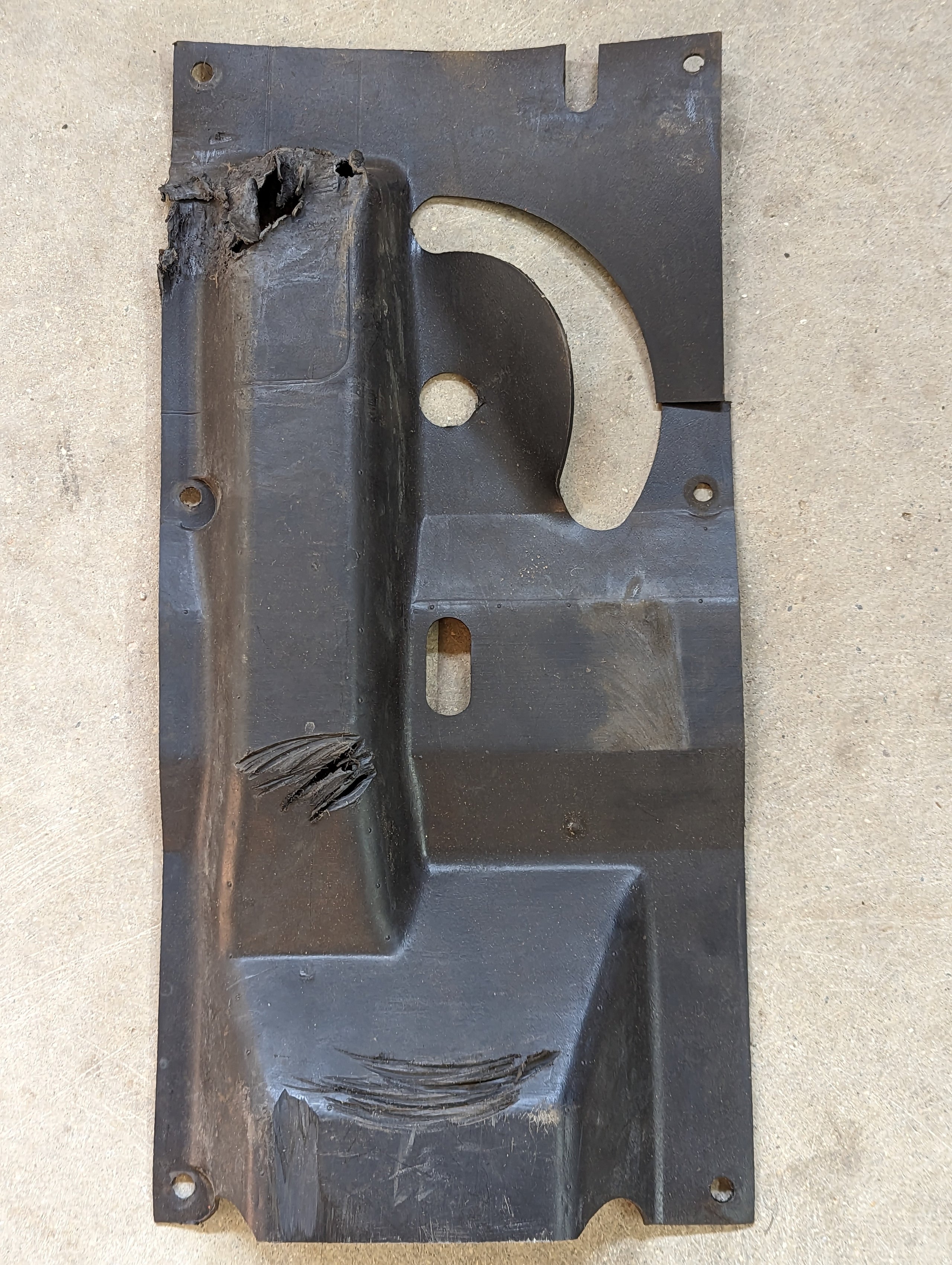 C48737 USED BELLY PAN (MANUAL STEERING) C31369