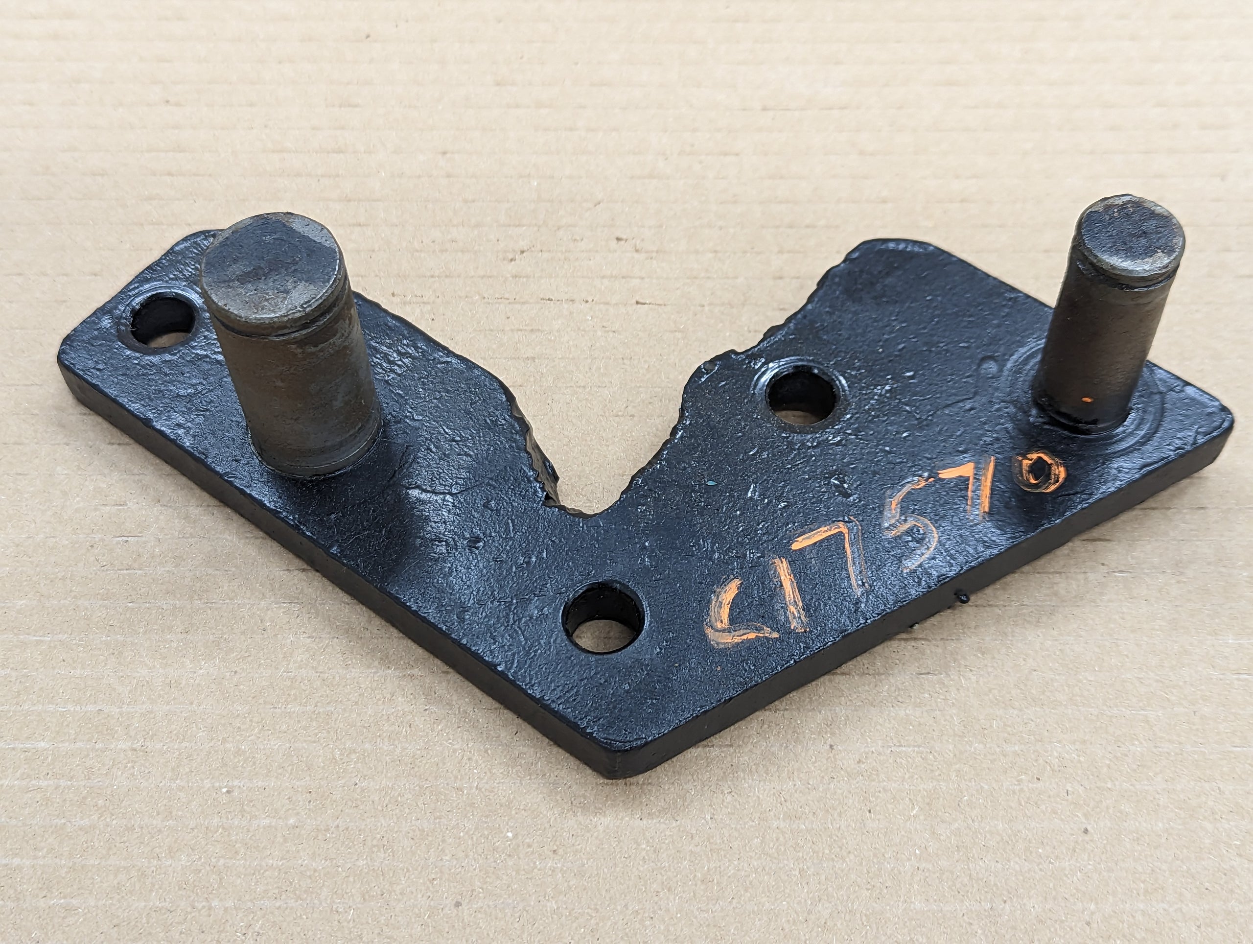 C17570 USED PLATE ; STEERING 644 646 LOADER