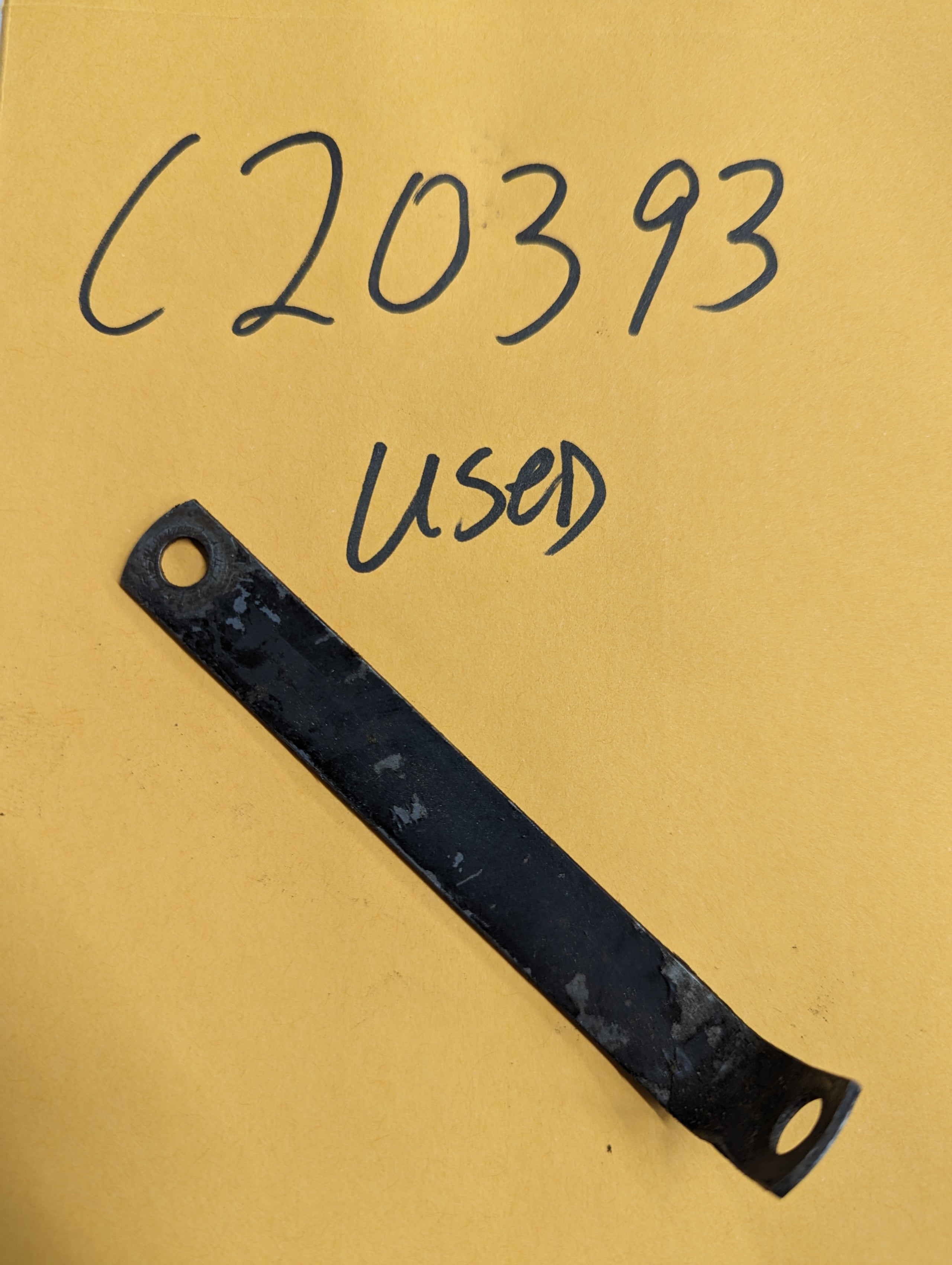 C20393 USED SUPPORT - AIR CLEANER ONAN 140-1199