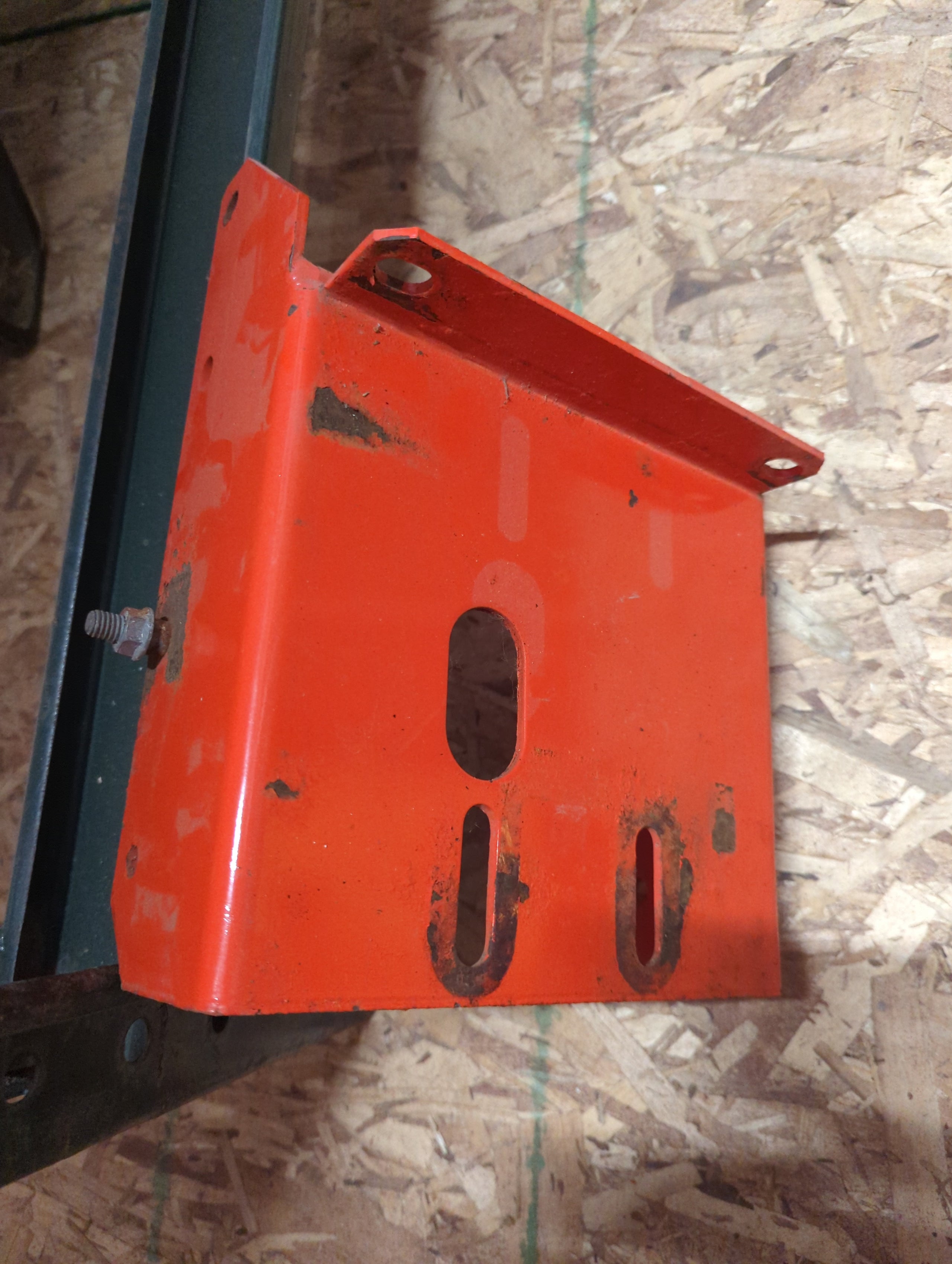 C29916 USED BRACKET; TRACTOR MOUNT HYDRA BAGGER - HYDRA VAC