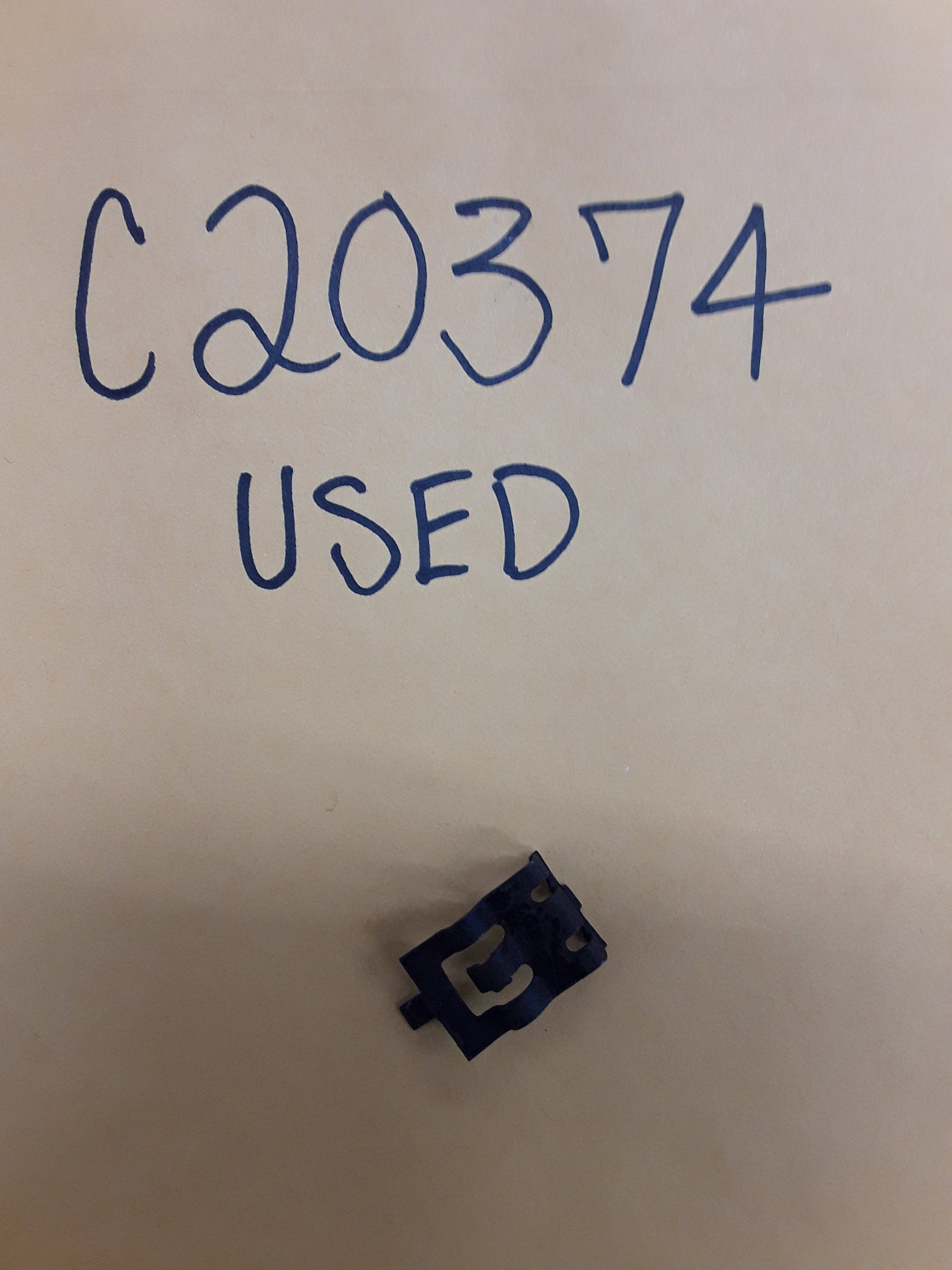 C20374 -USED ONAN 518-0176` CLIP - THROTTLE CABLE