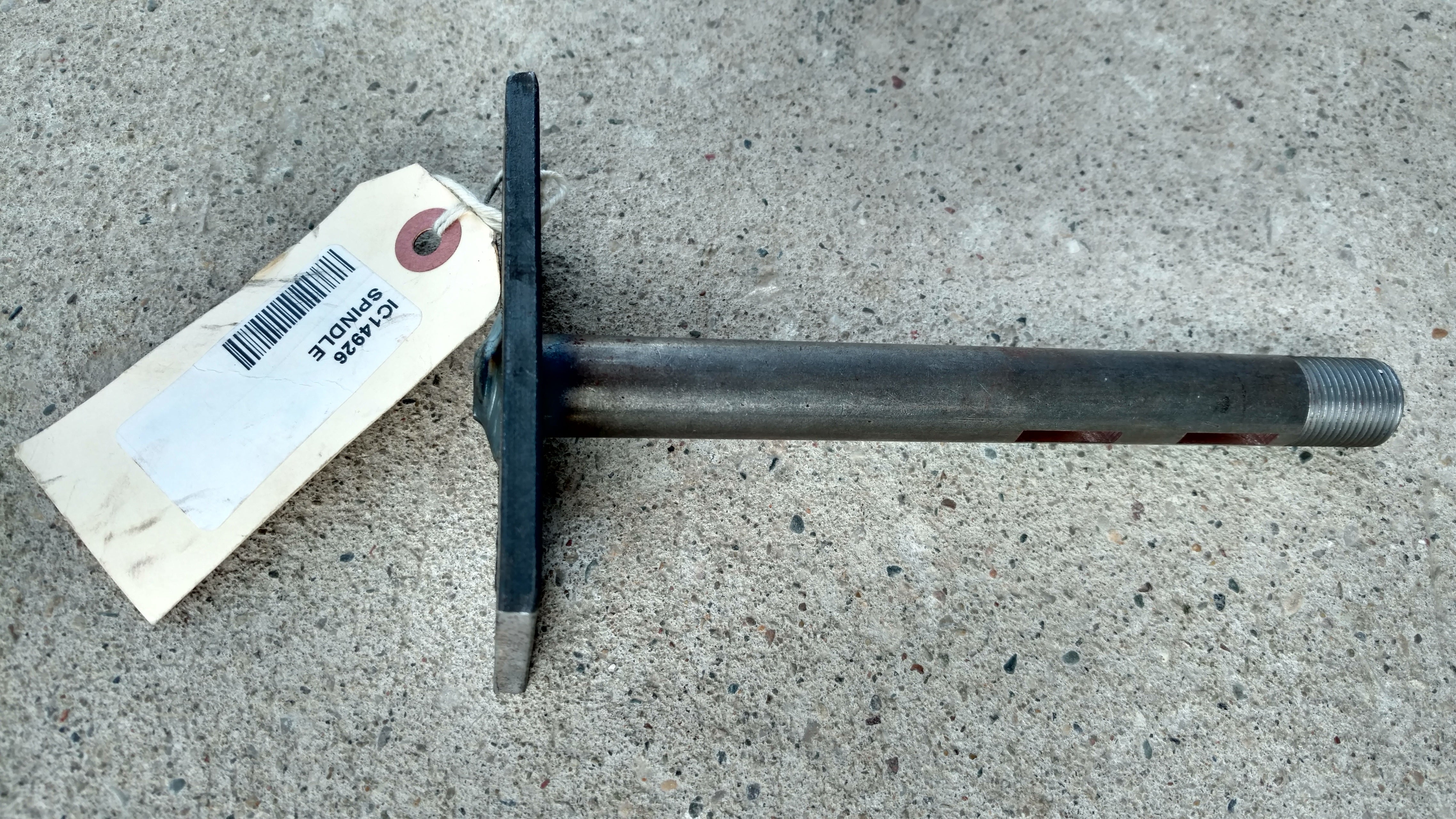 C14926 MOWER SPINDLE; CENTER F46