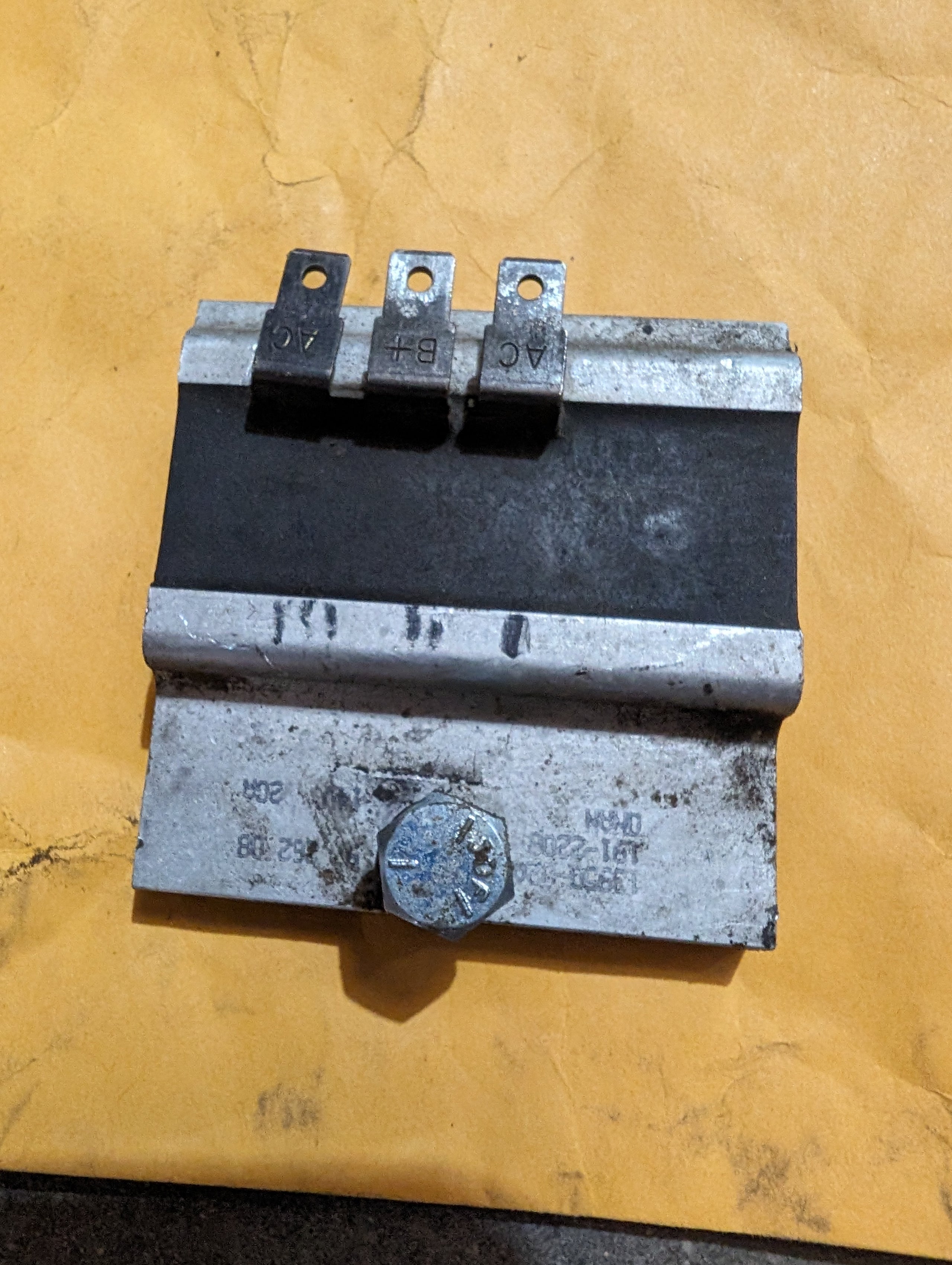 C32461 USED VOLTAGE REGULATOR / RECTIFIER - ONAN 191-2227