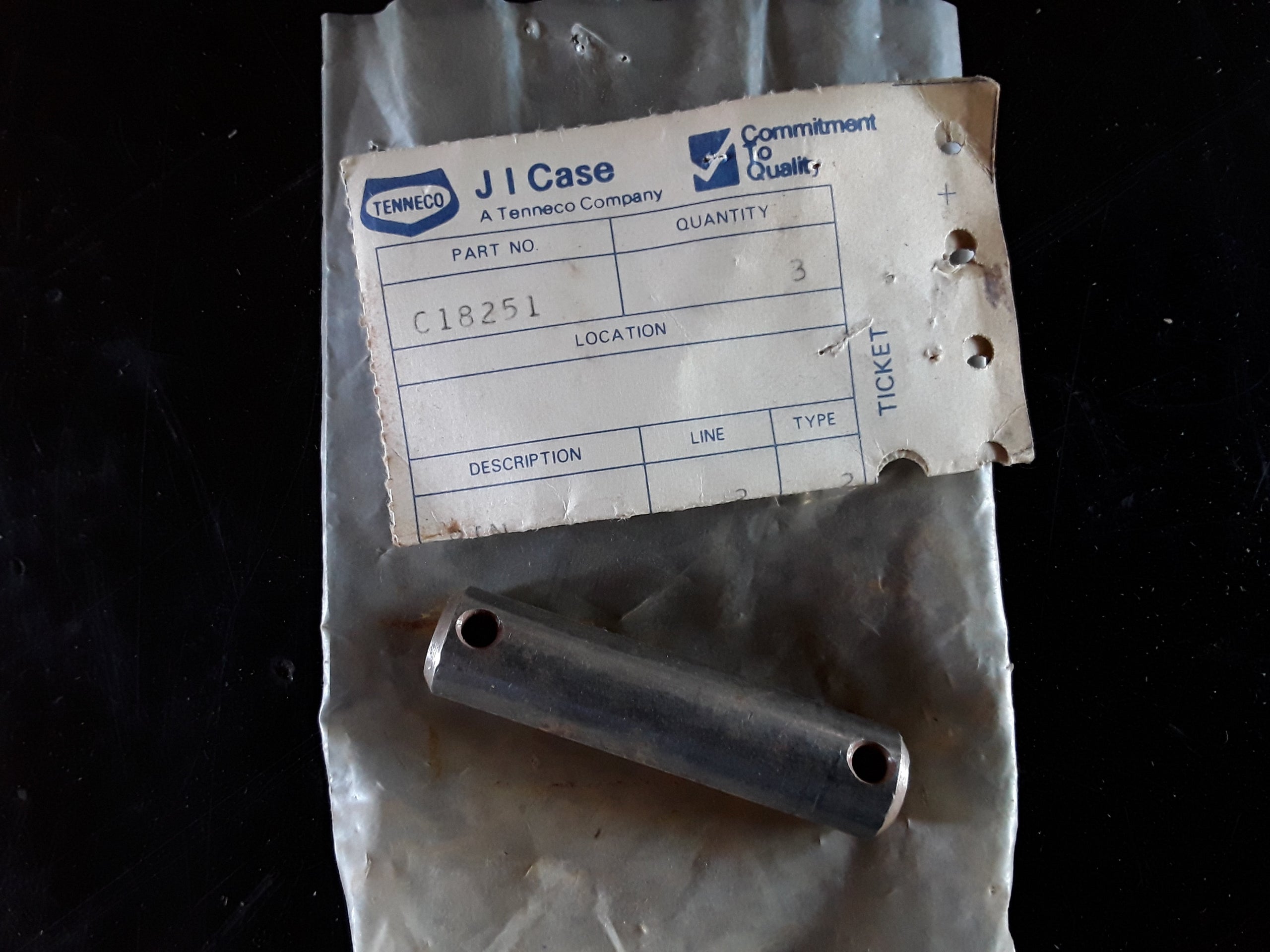 C18251 PIN - LIFT CYLINDER (S)
